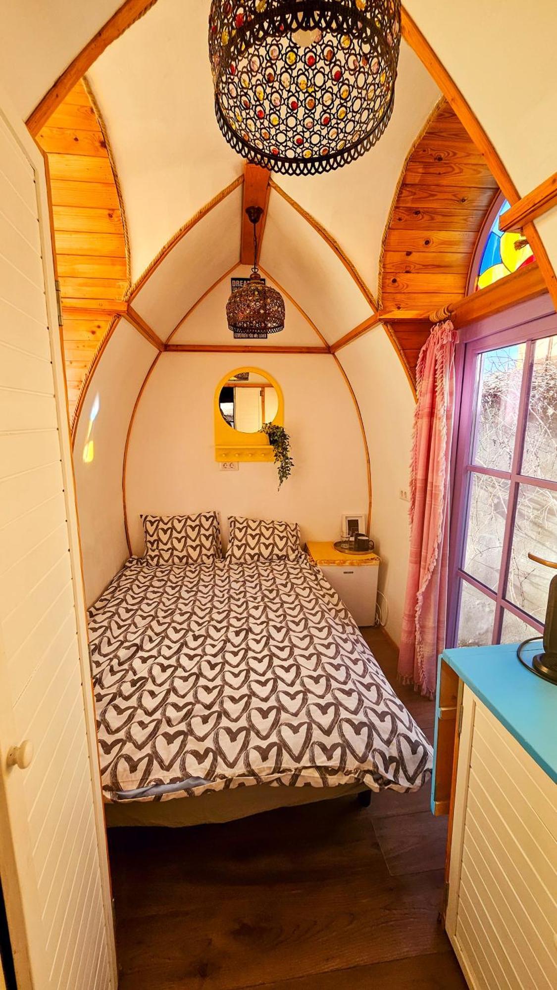 Downtown Tiny Houses Near Cismigiu Gardens بوخارست المظهر الخارجي الصورة