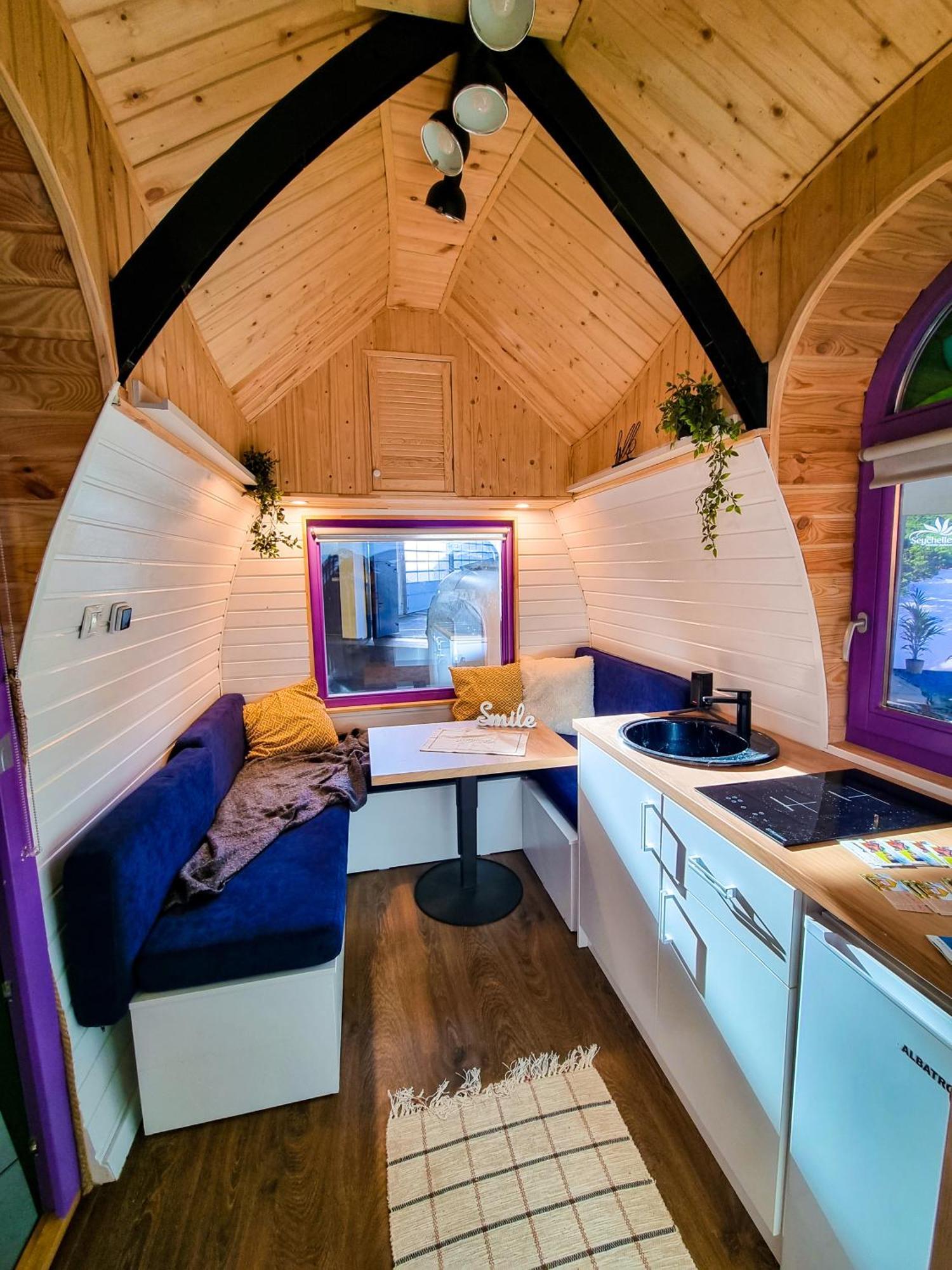 Downtown Tiny Houses Near Cismigiu Gardens بوخارست المظهر الخارجي الصورة