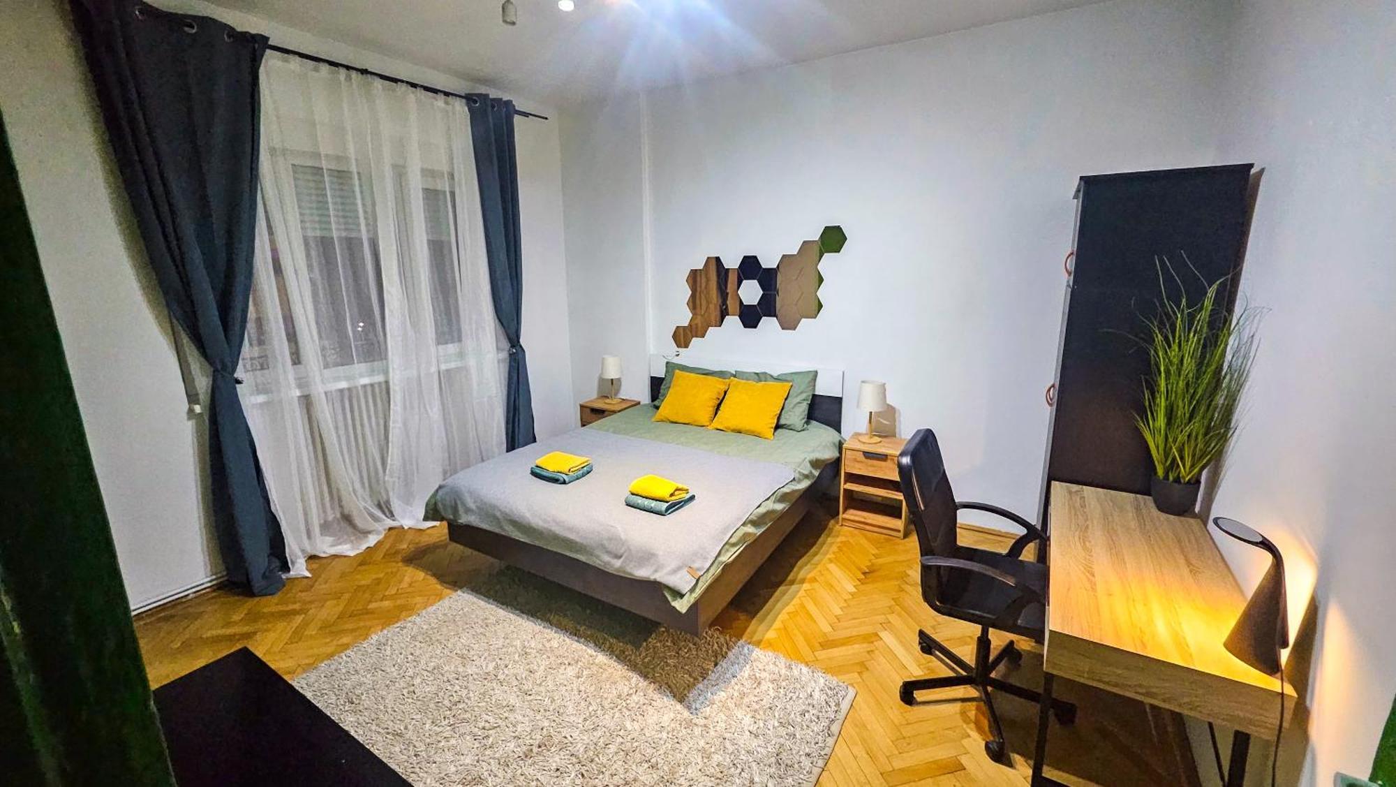 Downtown Tiny Houses Near Cismigiu Gardens بوخارست المظهر الخارجي الصورة